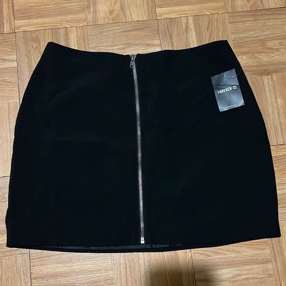Forever 21 Dresses & Skirts - NWT Forever 21 black mini zip skirt size L